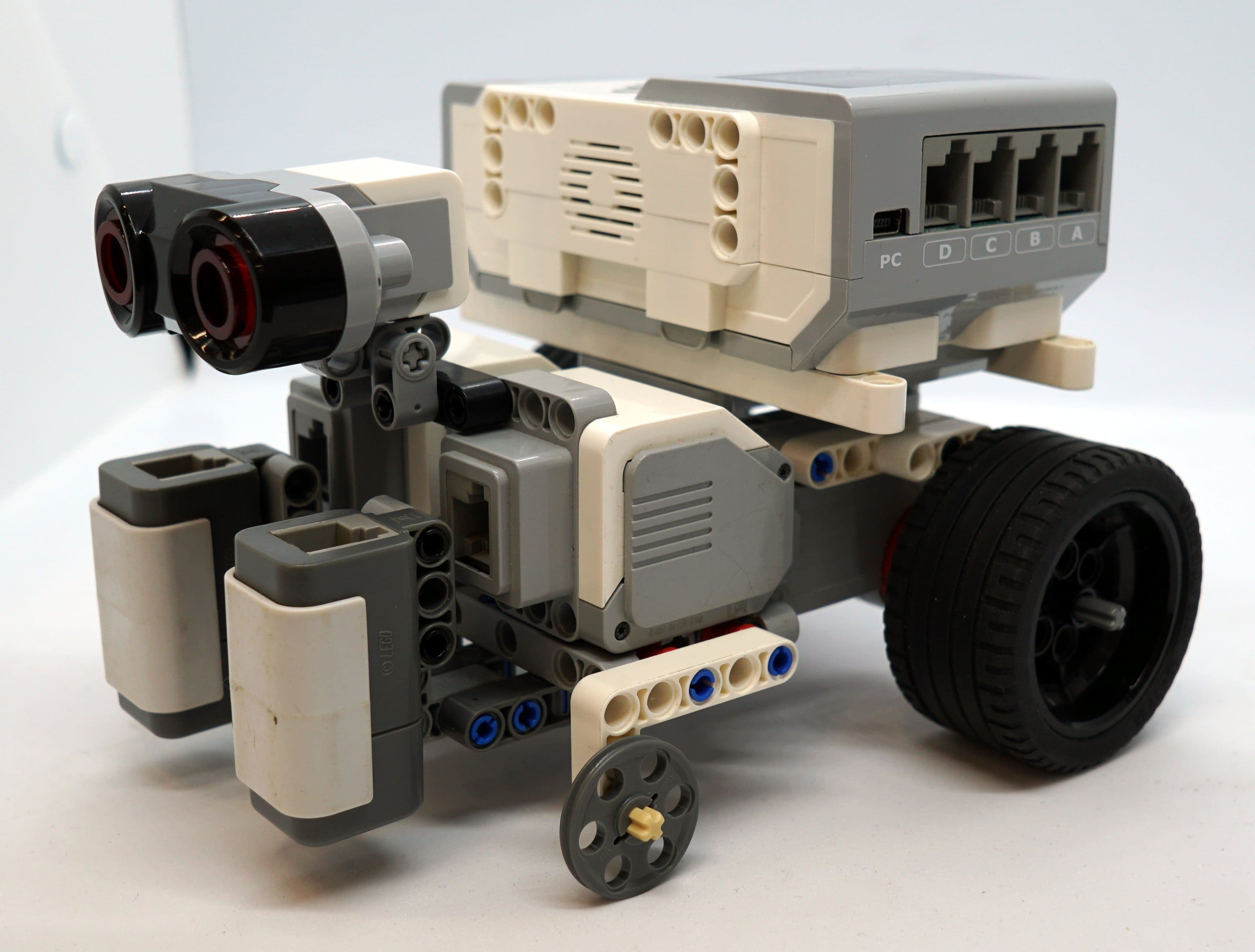 Робот на Lego EV3 для соревнований Шорт-трект